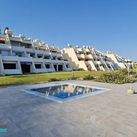 Апартаменти Lordos Deluxe 2bd Duplex With Pool And Seaview *