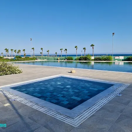 Апартаменти Lordos Deluxe 2bd Duplex With Pool And Seaview
